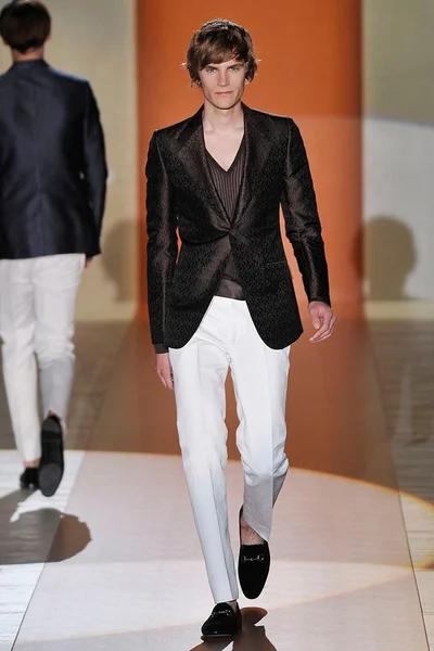 Look 39